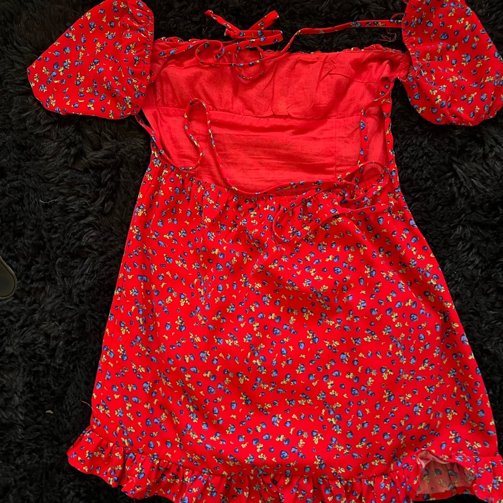 Mini back-less floral dress